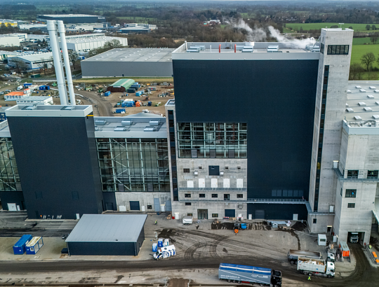 Installation der SecoLAB Rauchgasreinigungsanlage durch LAB im EEW Waste-to-Energy Werk Stapelfeld in Deutschland