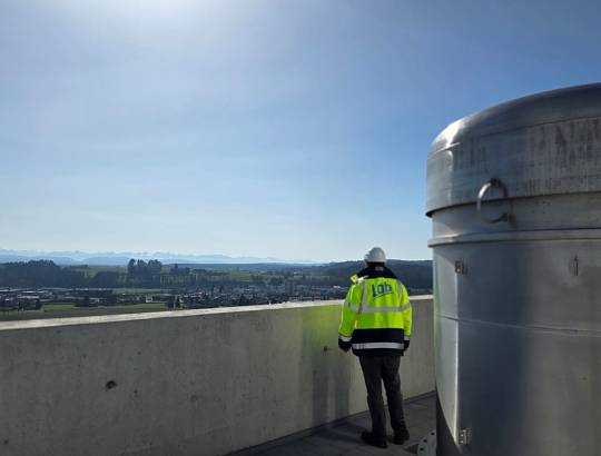 Technician on flue gas treatment system – Waste-to-Energy plant in Zuchwil Switzerland – LAB 