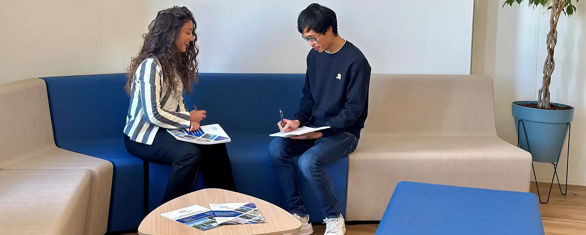 Ingénieurs LAB travaillant sur des solutions de traitement des fumées et d’innovation technologique