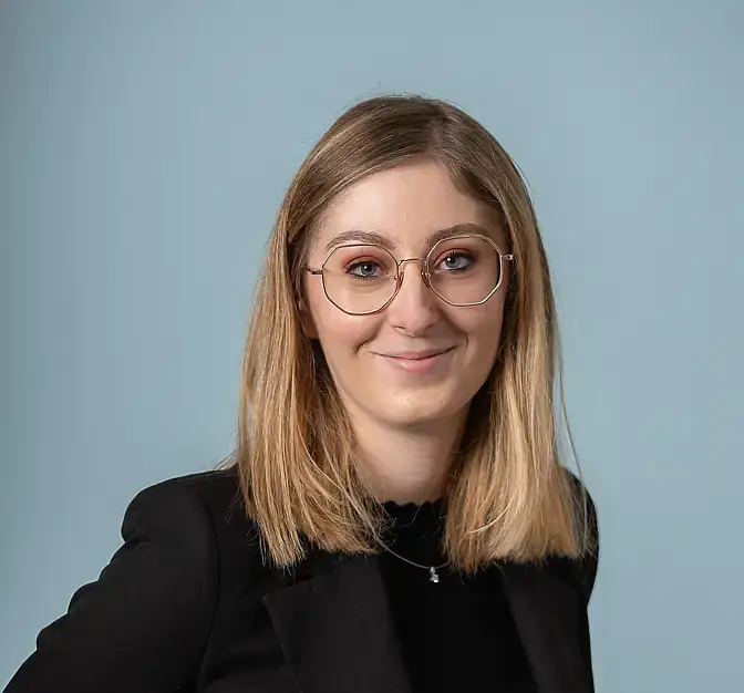 Portrait d’Anaïs Van Dormael, chargée des ressources humaines et du recrutement chez LAB