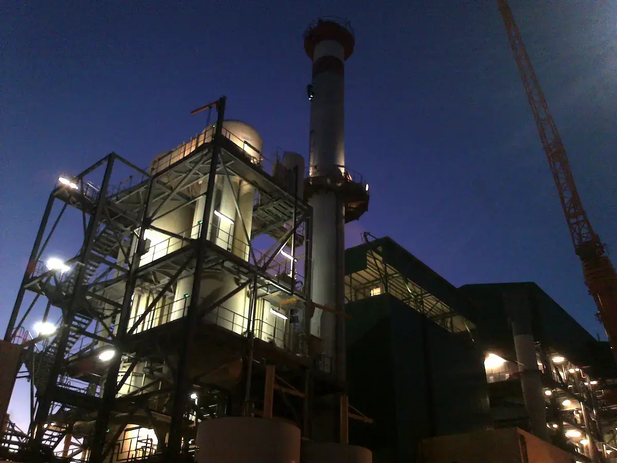 Biomassekraftwerk Caraïbes Énergie Le Moule mit LAB-Nass-Rauchgasreinigung, Gipsproduktion und Emissionsminderung