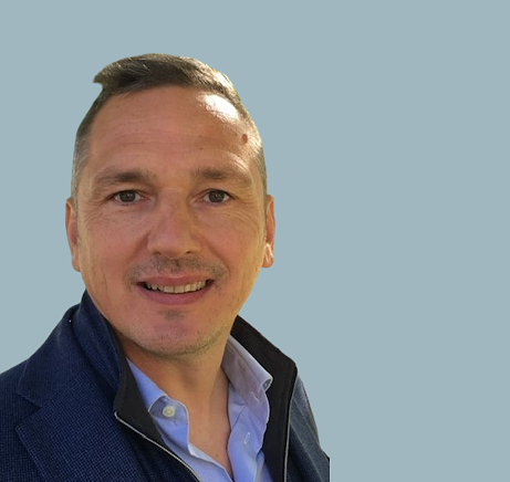 Portrait d’Antun Sintic, responsable des ressources humaines en charge du recrutement chez LAB