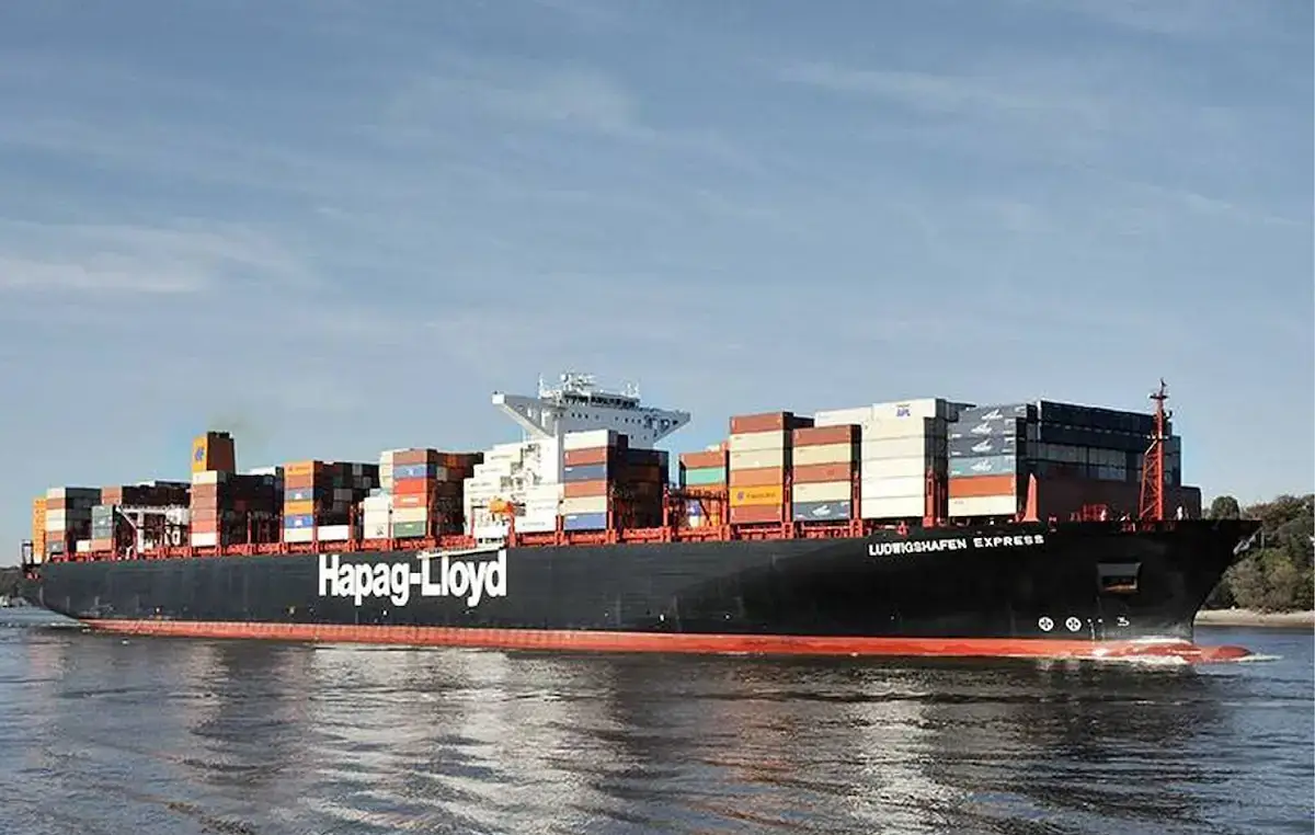Porte-conteneurs Hapag-Lloyd Ludwigshafen Express en navigation