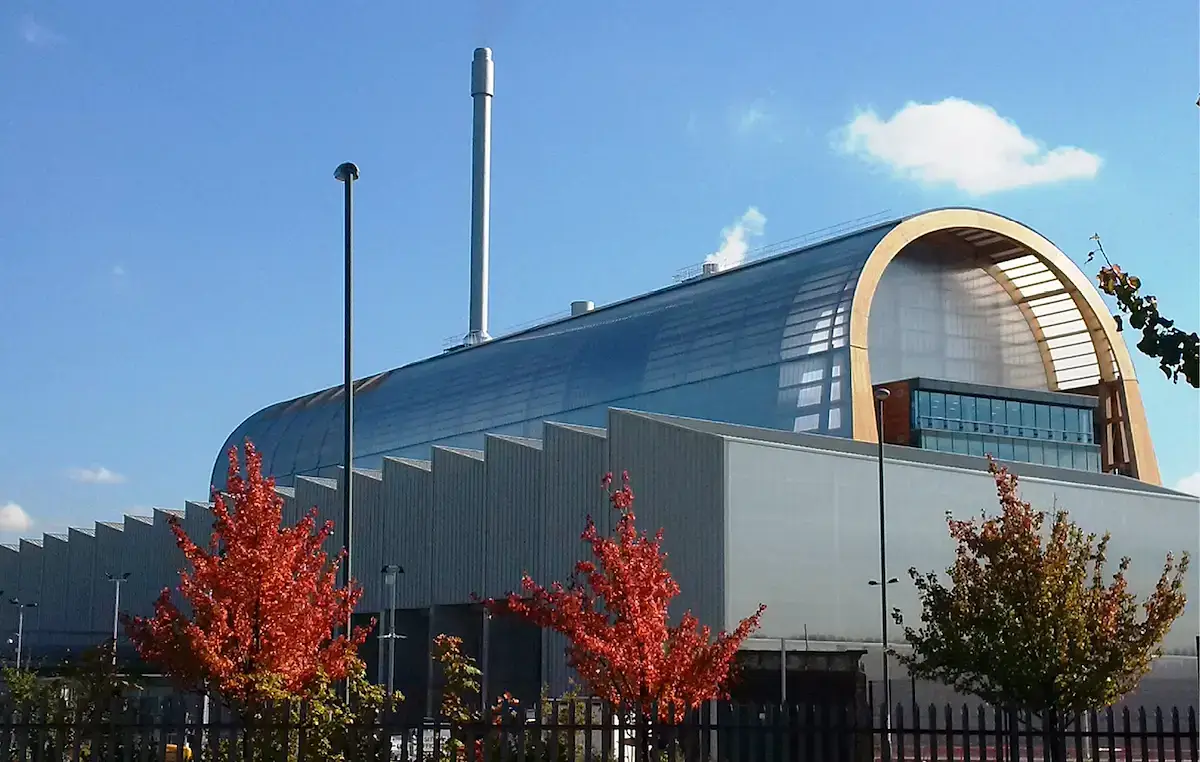 Waste-to-Energy-Anlage Leeds mit einer von LAB entwickelten Rauchgasreinigungsanlage zur Emissionsminderung