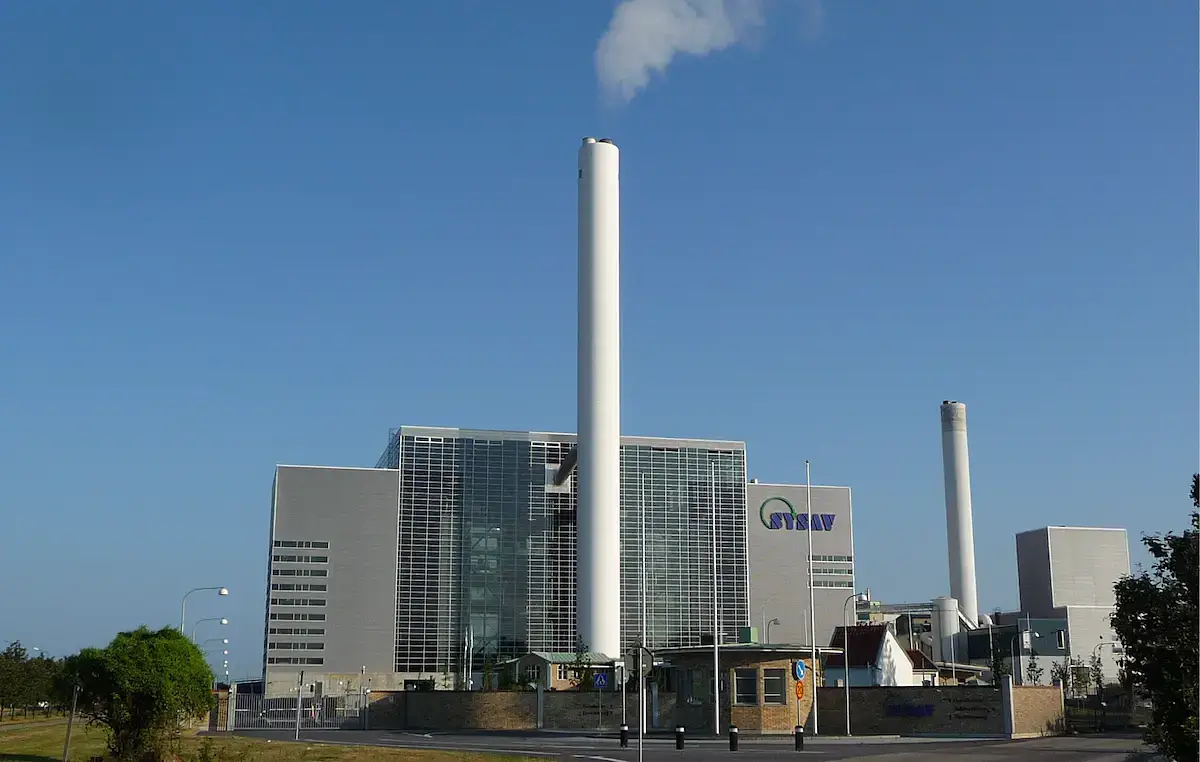 Industrieanlage in Malmö mit Nassrauchgasreinigung, Rauchgaskondensation, Wärmepumpen und DeNOx-SCR-Technologien von LAB zur Emissionsminderung und Energierückgewinnung
