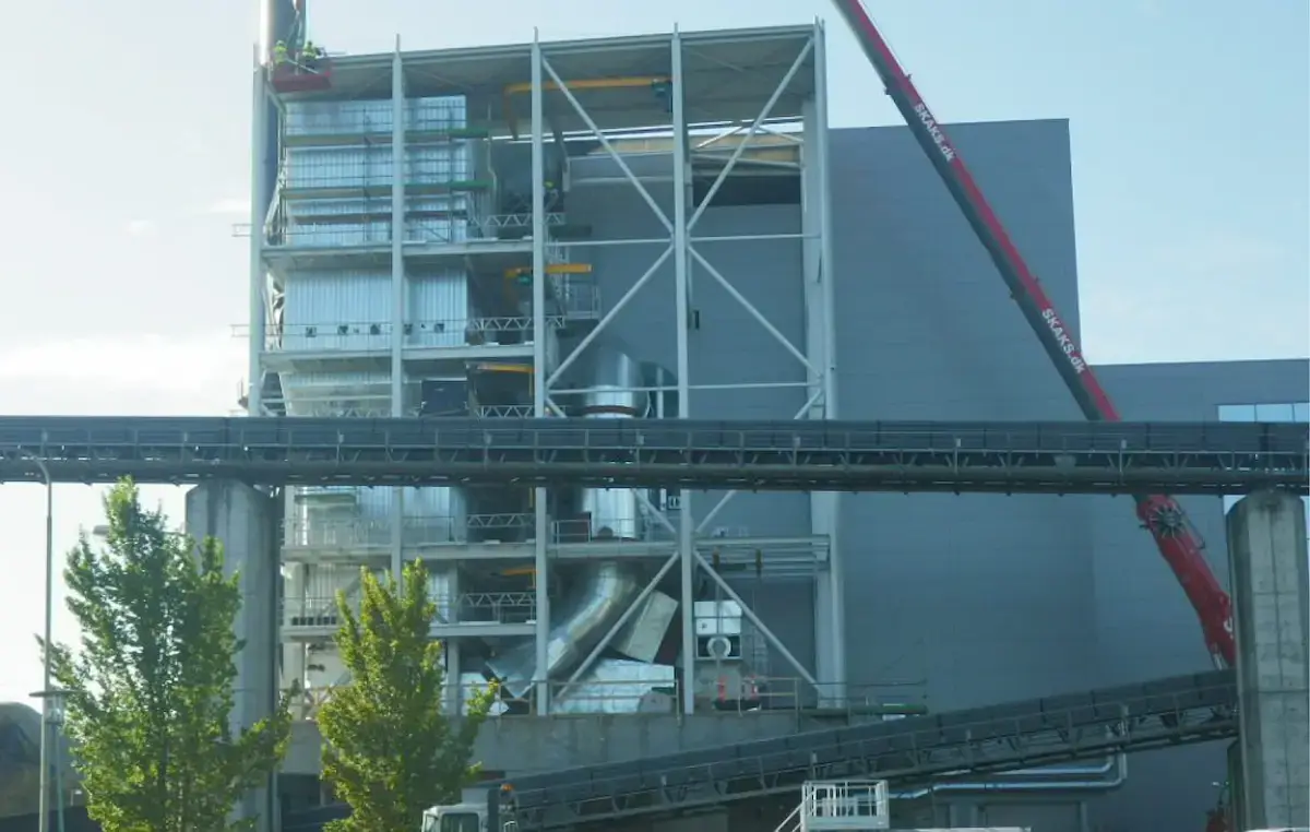 Odense biomass power plant equipped with a LAB flue gas treatment system designed to reduce atmospheric emissions