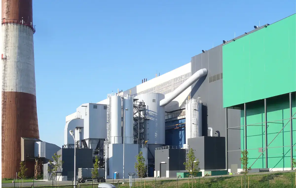 Tallinn Waste-to-Energy plant featuring LAB SECOLAB dry flue gas treatment technology for advanced emission control